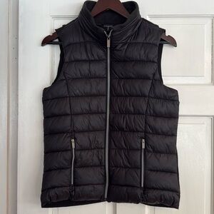 Women’s puffer vest, Tahari, Size S, Color Black, New without tags
